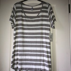 LuLaRoe gray and white striped Classic NWT (LARGE)